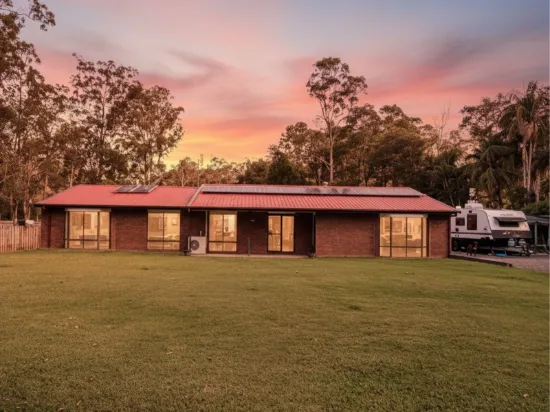 Spacious Family Living with Exceptional Parking & Lifestyle Appeal at 18 Gattera Road, Landsborough!