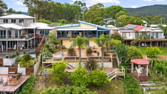 Stunning Family Home with Lake Views in Glenmaggie