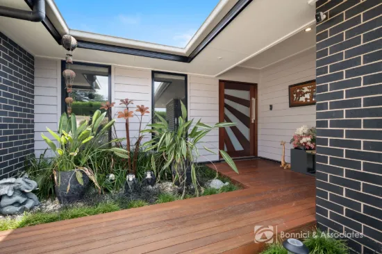 EFFORTLESS LIVING WITH MINERAL POOL AND SUNSET VIEWS