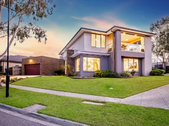 DESIGNER LIVING IN THE SETTLERS RUN PRECINCT - THE PERFECT BLEND OF LOCATION, SPACE & WOW FACTOR!