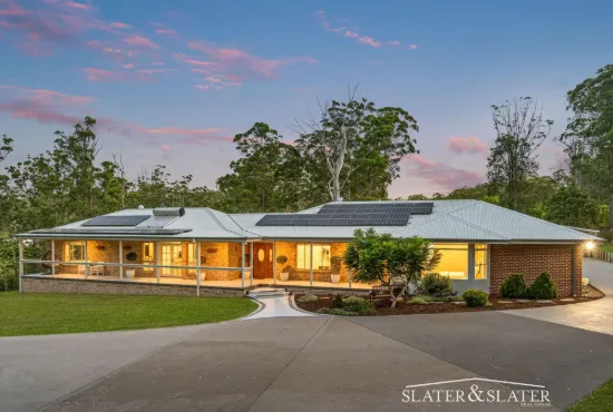 Exceptional and versatile family property on 9.43 acres