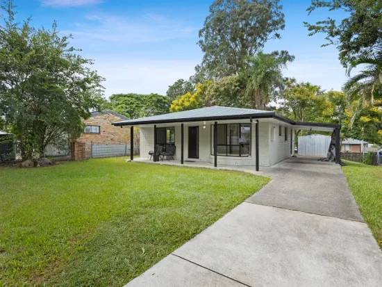 Family Living on a Dual-Access Block in a High-Growth Pocket