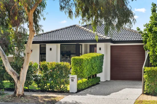 Versatile Home Featuring Light-Filled Living and Modern Comforts