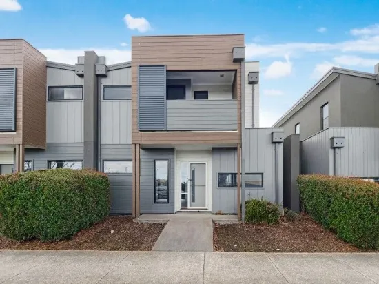 Exceptional Value in Cranbourne East: Your New Home Awaits!