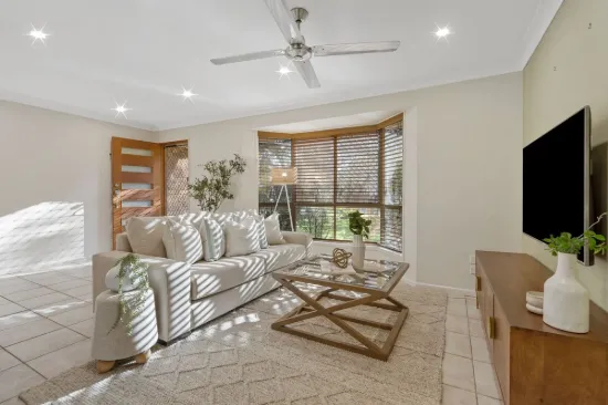Well Presented Family Home Backing Onto Reserve – Ready to Move In