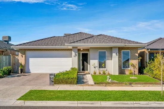 Elegant Fully Upgraded Home in Tulliallan Estate, Cranbourne North
