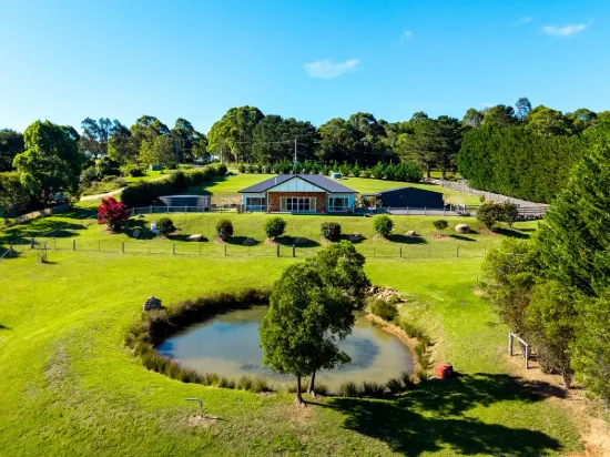 Breconridge  Private 5-Acre Estate with Two Homes & 1-Bed Cabin for Multi-Generational Living or Investment