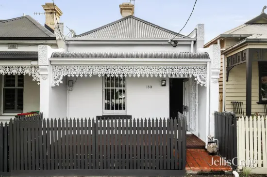 Make a mark on a prestigious Yarra setting