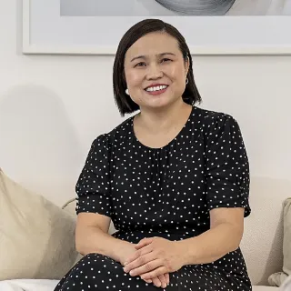 Vicky Weizhen Mi - Real Estate Agent