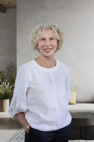 Lois  Buckett - Real Estate Agent at Lois Buckett Real Estate