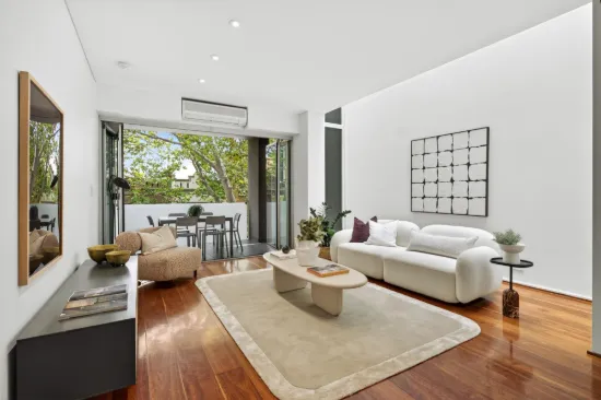Spacious Designer 3-Bedroom Executive Apartment with Three Balconies in the Heart of Potts Point