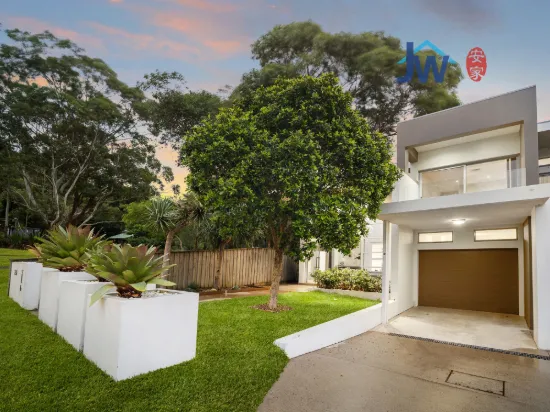 Spacious Five-Bedroom Double Brick Family Home Next to the Park