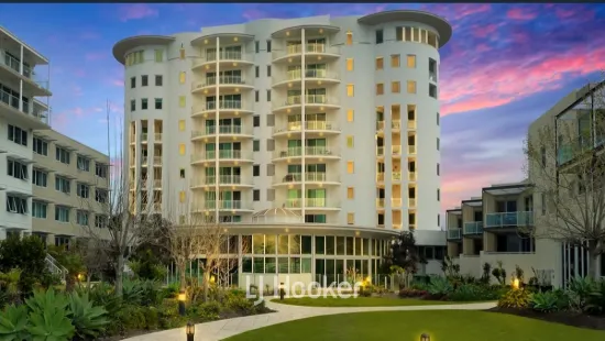 Beachfront Luxury Living at the Iconic Silo Apartments!