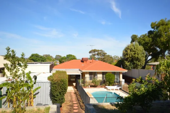 Coastal Home with Swimming Pool