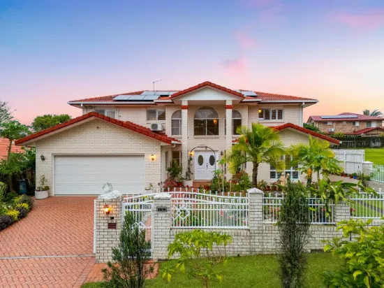 Striking Sanctuary on 735m2 of Manicured Perfection