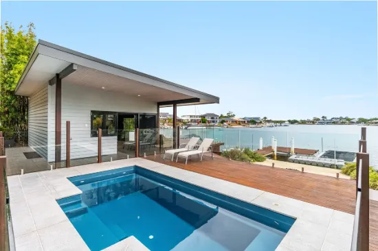 Waterfront Dual Living With Northerly Aspect!