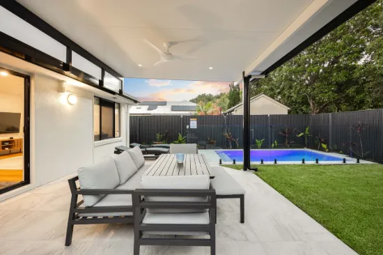 Stylish Single-Level Living in Prestigious Kawana Island