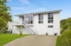 Elevated Bushland Living With Self-Contained Apartment & National Park Views