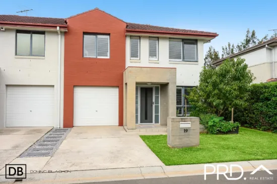 Tranquil Golf Course Living in a Whisper-Quiet Setting