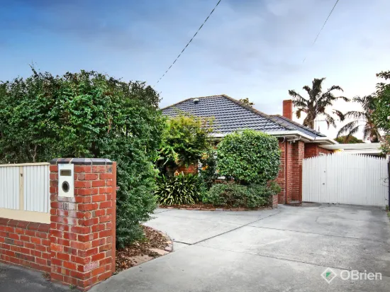 Classic Oakleigh Character With Flexible Living Spaces 
