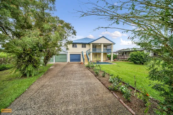 Large family home within a few minutes of the town centre