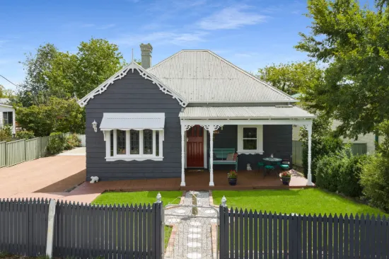 A Refreshed Character Home with Generous Outdoor Living in the Heart of Moss Vale
