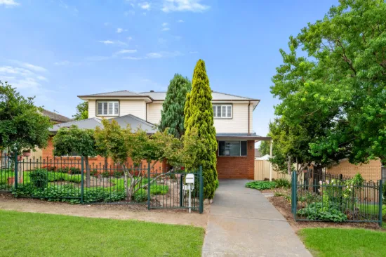 Elevated Comfort Across a Flexible Two-Level Layout