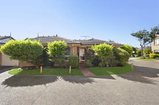 Fully Renovated Single Level Villa, Best Position In The Block