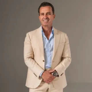 Mario Elezovic - Real Estate Agent