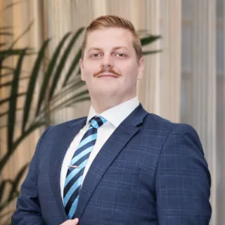 Markus Farrell - Real Estate Agent