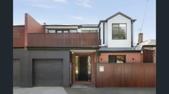 Light-Filled Living with Leafy Parkside Views