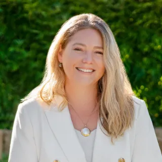 CARLIE CURTIS - Real Estate Agent