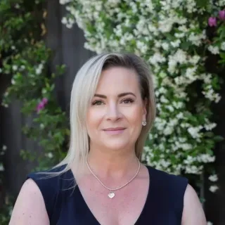 Amber Roberts - Real Estate Agent