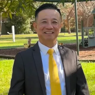 Raymond Chung - Real Estate Agent