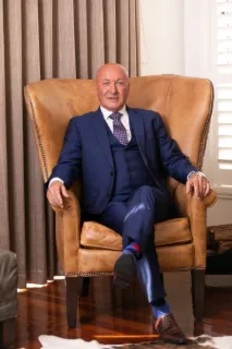 Las Anastasiadis - Real Estate Agent