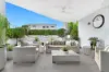 Supersized Ground Floor Apartment - Coastal Location - Two Car Spaces 