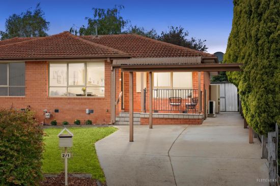 Light-Filled Living in Peaceful Court Locale
