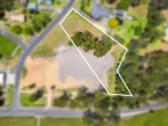 Blank Canvas on 4,469m2* Zoned Township