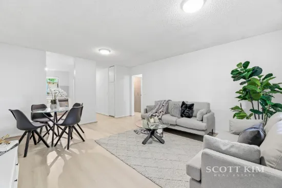 Stunning Fully Renovated Apartment in Prime Inner-City Location