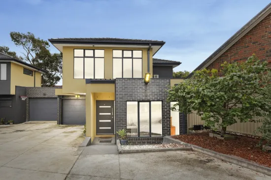 Contemporary Elegance - 3 Bedrooms, 3 Bathrooms, No Body Corporate