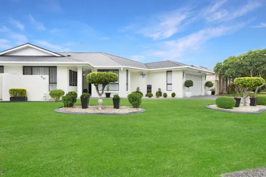 Immaculate and private duplex
