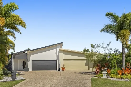 Level Duplex in the heart of Robina - NO BODY CORP!