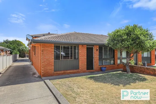 Solid Brick Unit in Sought-After East Tamworth