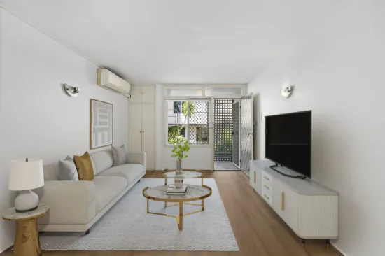 Ground Floor Apartment In Quiet Street