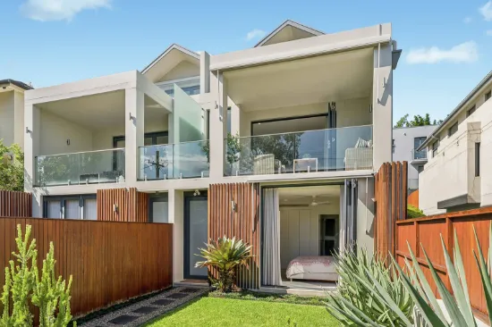 Designer Parkside Semi/Duplex with Incredible North Sydney CBD Backdrop
