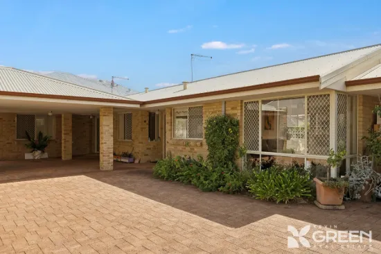 Sun, Space & Smart Design  - Plus, Walk To The Foreshore In Minutes!