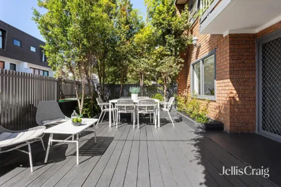 Inner city living with leafy courtyard