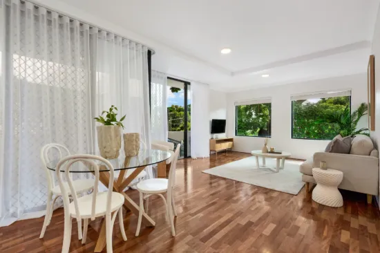 Bright & Spacious Apartment With Secure Parking 