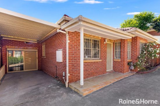 Beautiful Large Four Bedrooms Villa in Prime Location of Constitution Hill