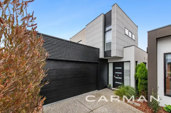 Executive Coastal Living - Light, Space and Privacy